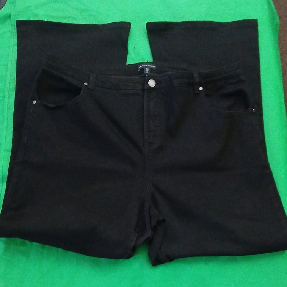 Universal Standard Dark Denim Jeans - Picture 5 of 5
